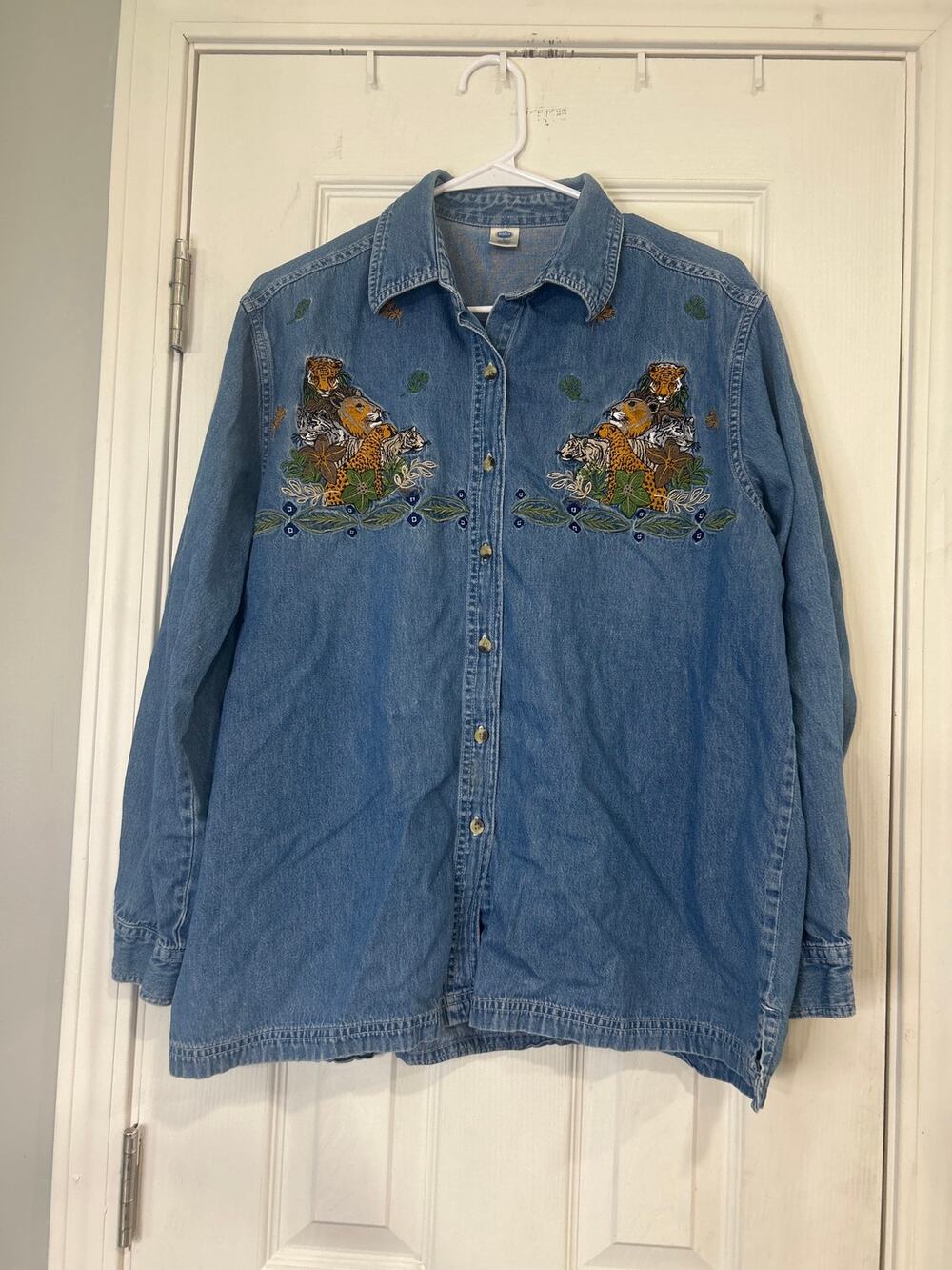 Vintage Austin Clothing Co Denim Shirt L Embroidered Safari Big Cats 90s